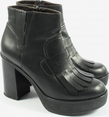 laura bellariva Dress Boots in 40 in Black: front
