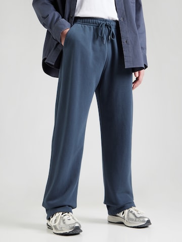 Abercrombie & Fitch Baggy Byxa 'Jul4 Essential' i blå: framsida