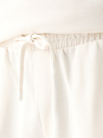 Loosefit Pantalon Bershka en blanc