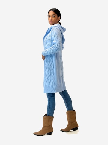 Elara Strickjacke in Blau