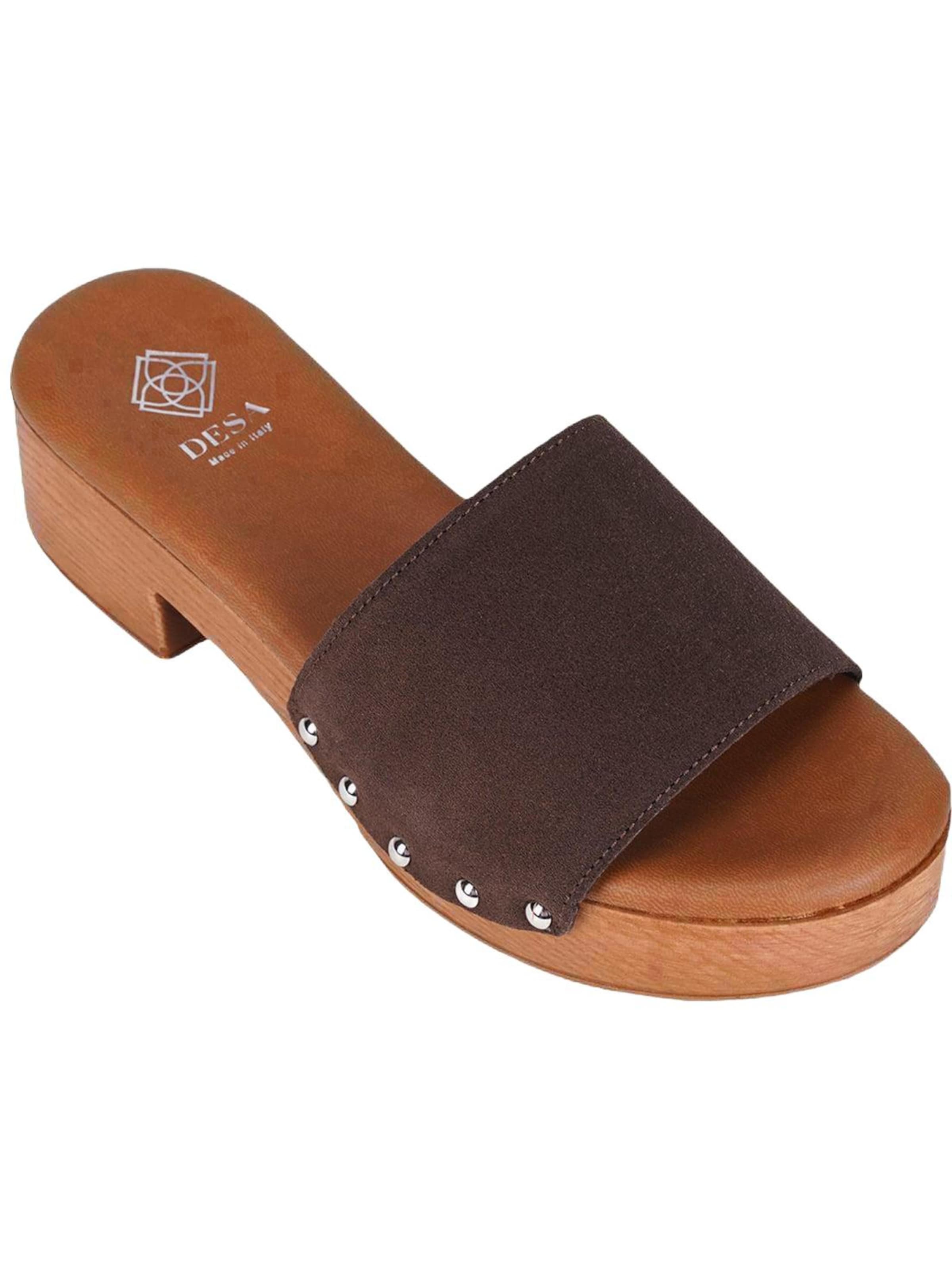 Desa - Zapatillas de casa 'DESA Damen-Sandalen aus Wildleder mit Blockabsatz und Nietenbesatz' en marrón: frente