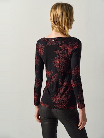 Maglietta di KOROSHI in nero