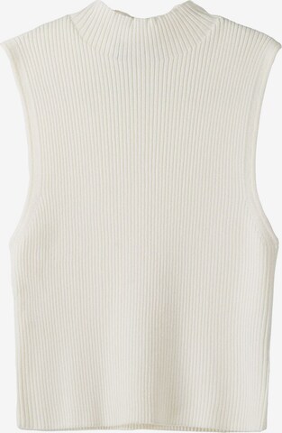 Bershka Knitted Top in Beige: front