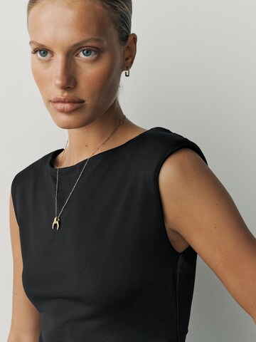 Next Top in Black