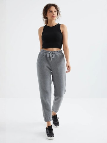 Regular Pantalon de sport Tommy Life en gris