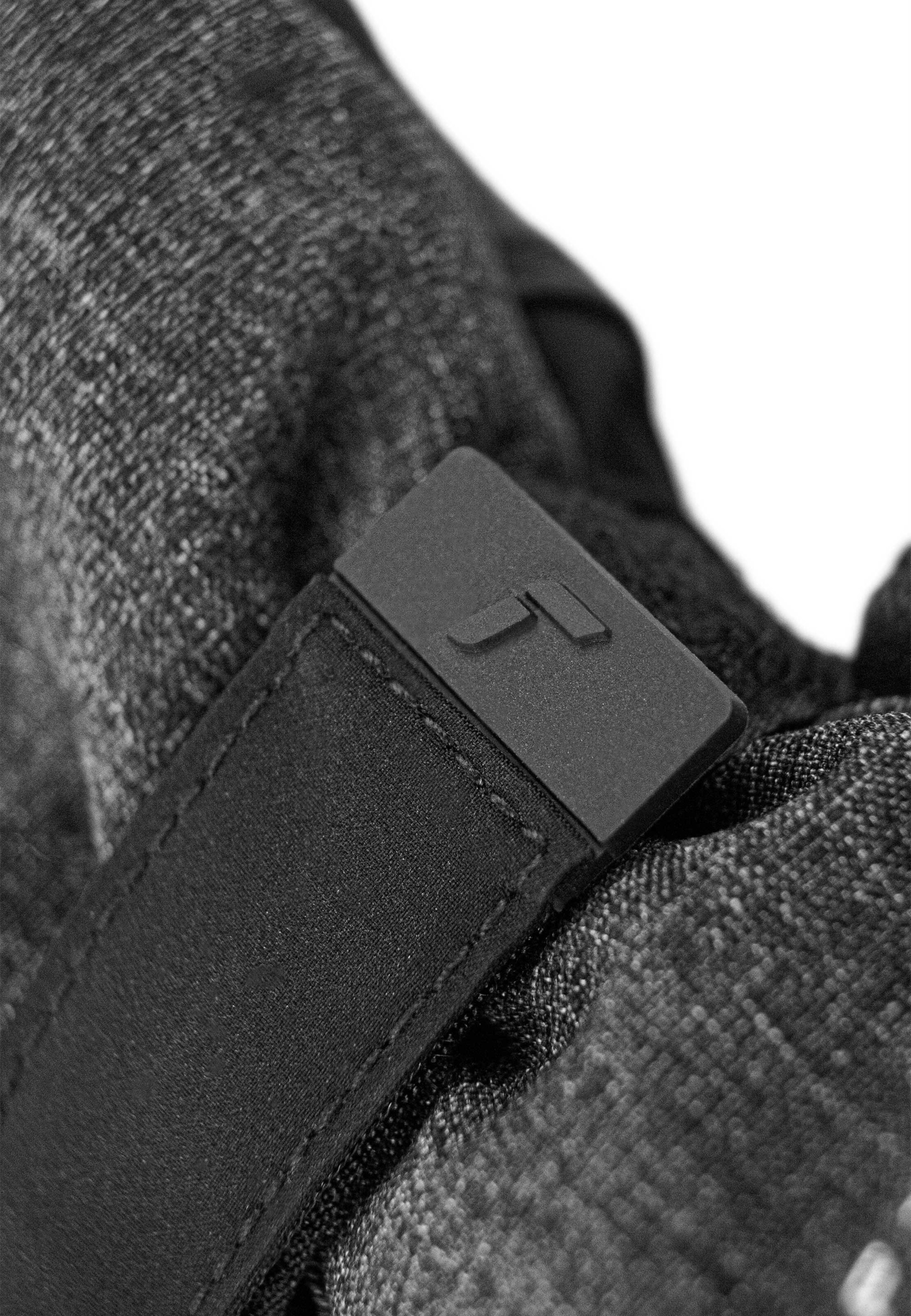 REUSCH Sporthandschuhe 'Alessia' in Schwarz