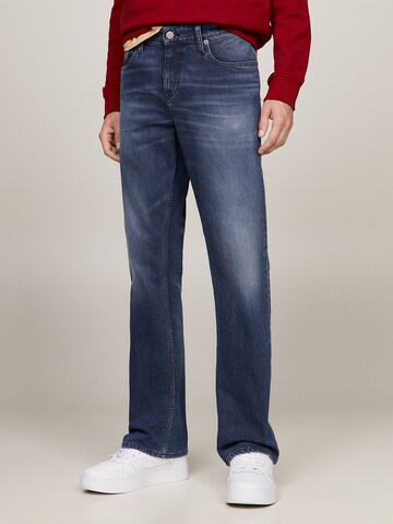 Tommy Jeans Bootcut Jeans 'Ryan' in Blauw: voorkant