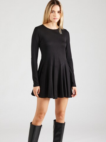 Robe Monki en noir : devant