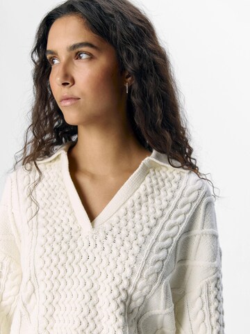 Pull-over 'LEYLA' OBJECT en blanc