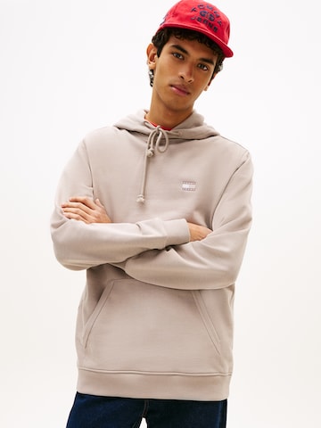 Tommy Jeans Суичър в сиво: отпред