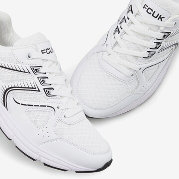 FCUK Sneaker in Weiß