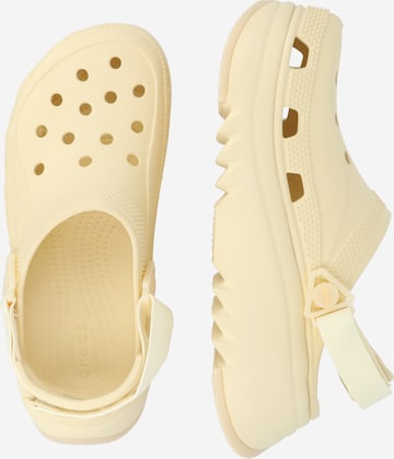 Crocs - Socas 'Hiker Xscape' em amarelo