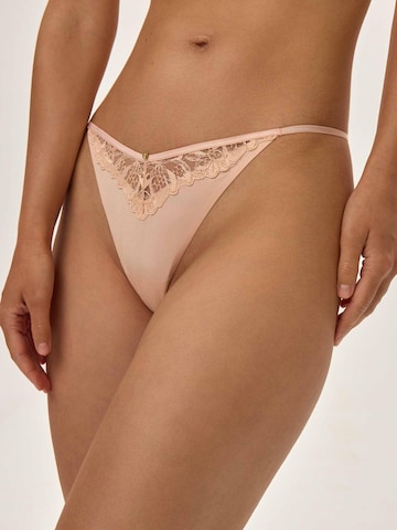String 'String Oleksa, feine Stickerei, florales Muster, glatte Microfaser XL' di ESOTIQ in beige