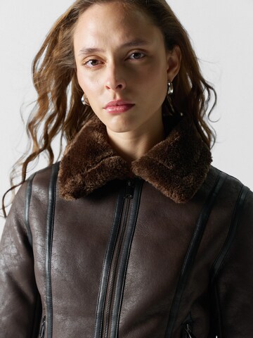 KOROSHI - Chaqueta de invierno en marrón