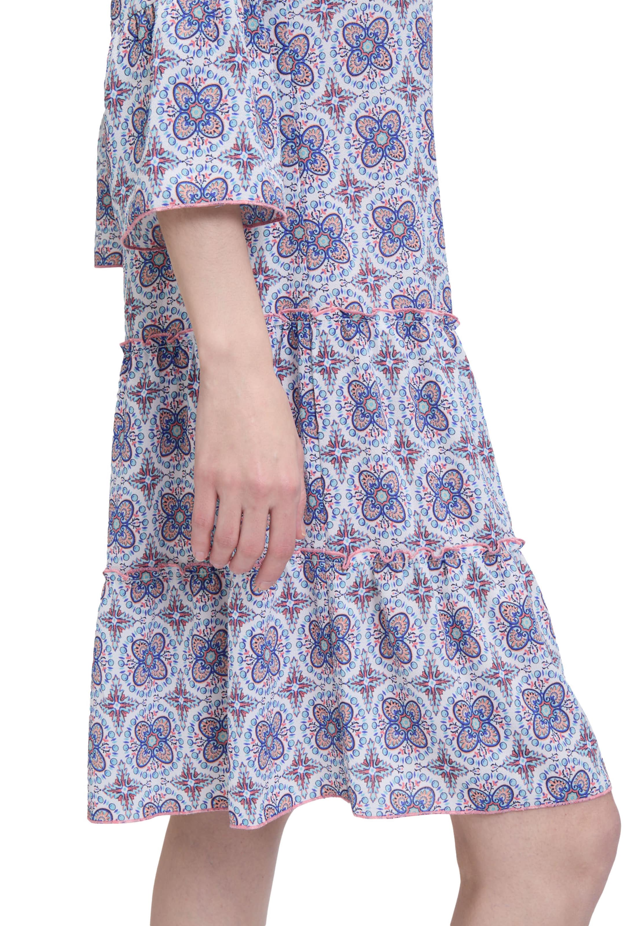 Abito di Cartoon in bianco