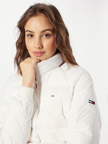 Giacca invernale di Tommy Jeans in bianco