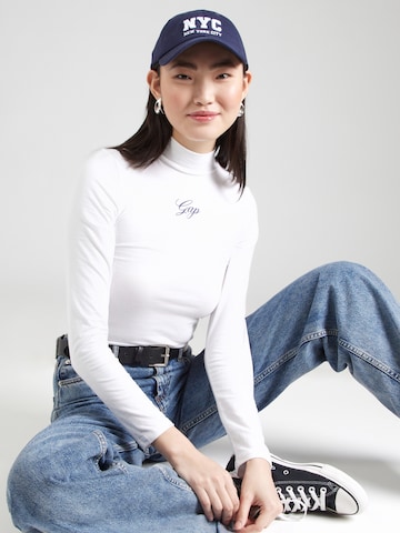 GAP Тениска в бяло: отпред