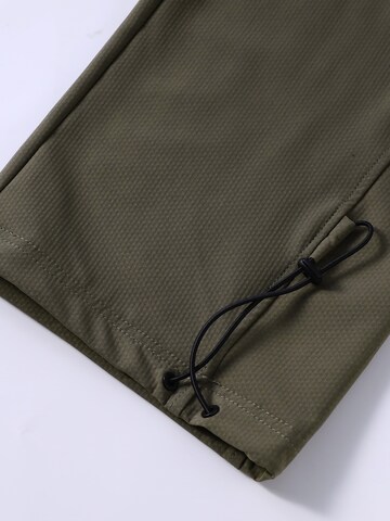 YOUTHUP - regular Pantalón de montaña 'SAUMREGULIERUNG' en verde