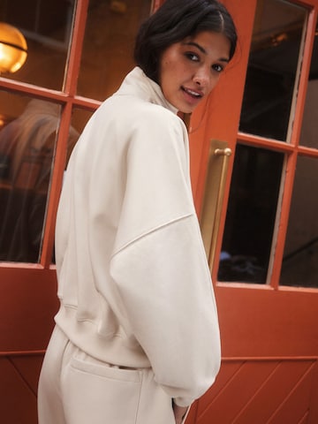 self. Sweatshirt in Grau