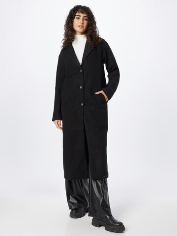 PIECES Ανοιξιάτικο και φθινοπωρινό παλτό 'ALICE' σε μαύρο: μπροστά