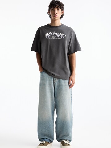 Tricou de la Pull&Bear pe gri