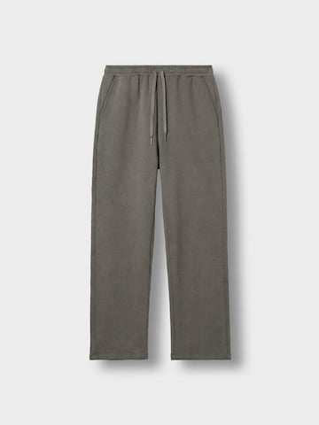 Burocs Workout Pants in Grey: front