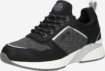 MUSTANG Sneakers laag in Zwart: voorkant