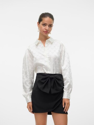 Bluză 'VMViga' de la VERO MODA pe alb: față