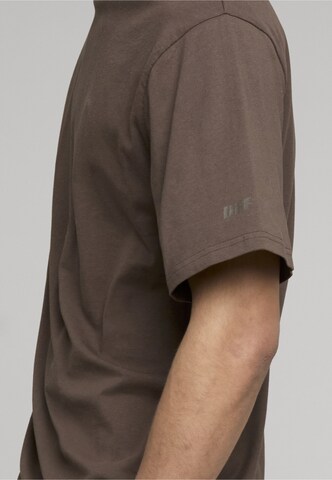 DEF - Camisa em castanho
