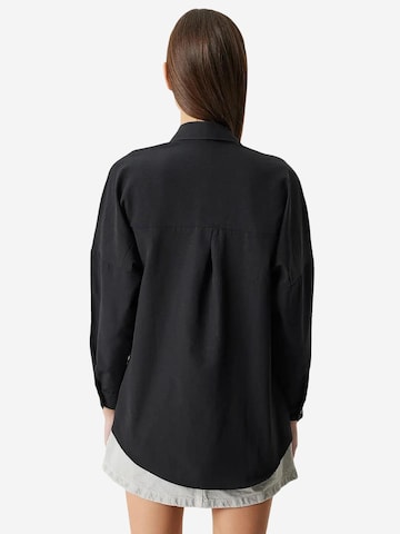 Happiness İstanbul - Camisa em preto