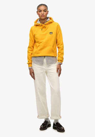 Sweat-shirt 'Great Outdoors' Superdry en jaune