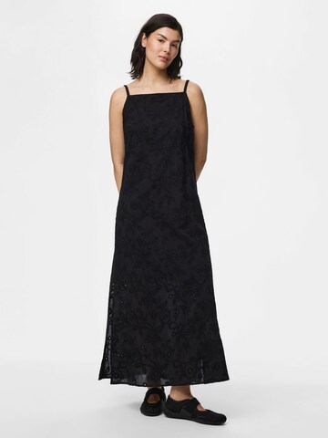 Robe PIECES en noir : devant