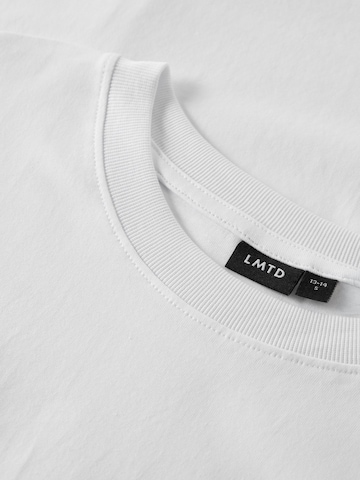 LMTD - Camiseta 'NLNNEVOLLO' en blanco