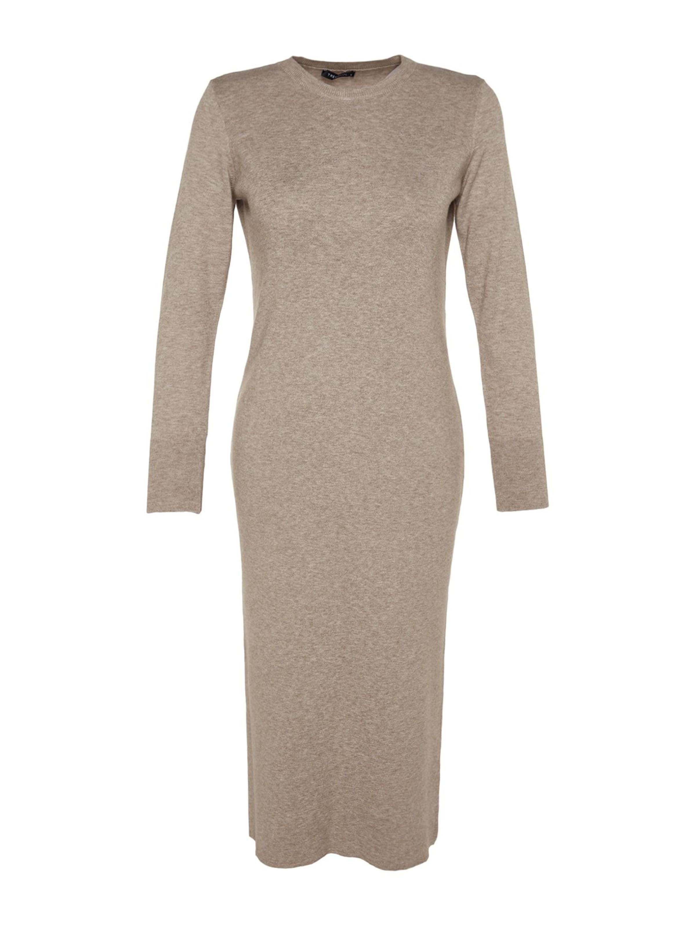 Trendyol Gebreide jurk in Bruin: voorkant