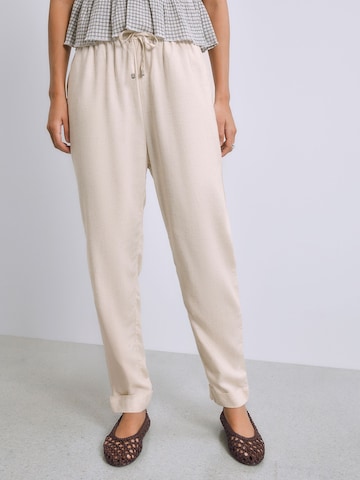 Next Tapered Hose in Beige: Vorderseite