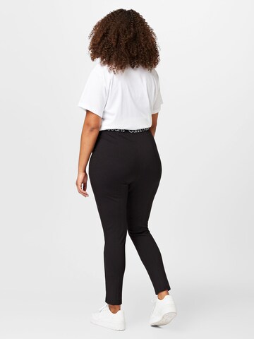 Calvin Klein Jeans Curve ضيق سراويل ضيقة بلون أسود
