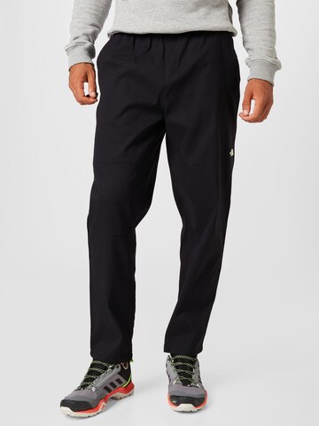 THE NORTH FACE Regular Workout Pants in Black: front