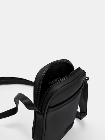 Pull&Bear Puzdro na mobil - Čierna