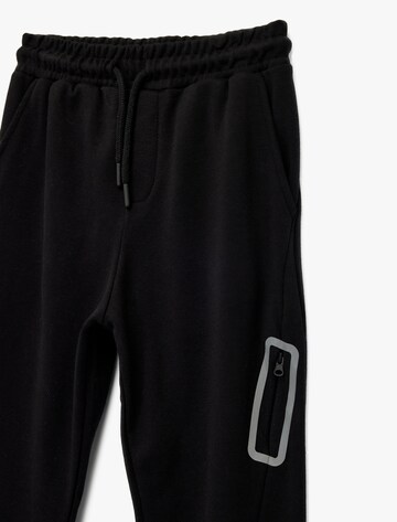 Koton Tapered Broek in Zwart