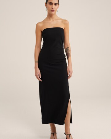 Robe de soirée WE Studio en noir : devant