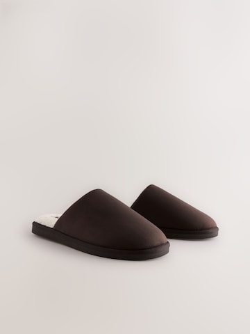 Next Toasuss, värv pruun