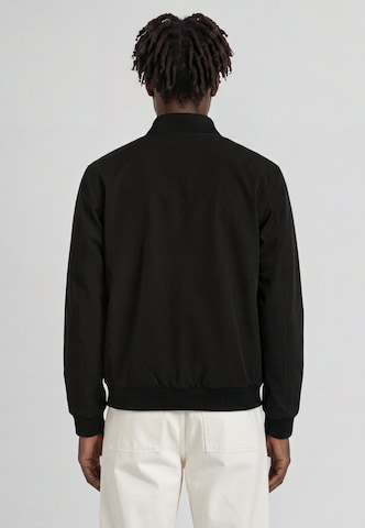 Lyle & Scott Jacke in Schwarz: Rückseite