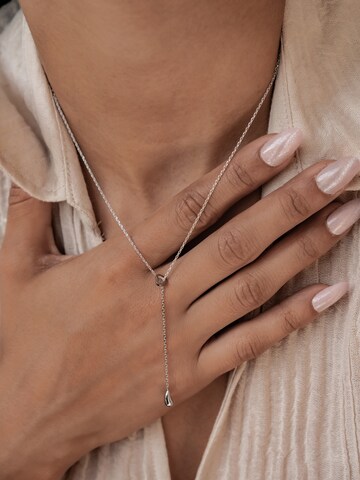 Hey Happiness Halsband 'Heart Lariat' i silver
