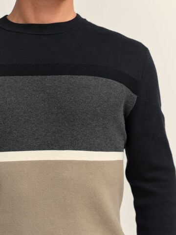 Next Pulóver - fekete