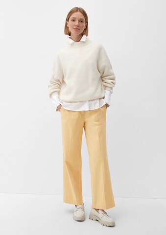 Wide leg Pantaloni con pieghe di s.Oliver BLACK LABEL in giallo