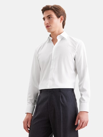 Coupe regular Chemise business SEIDENSTICKER en blanc : devant