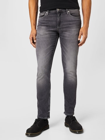 Calvin Klein JeansSlimfit Traperice - siva boja: prednji dio