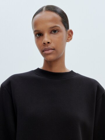 EDITEDSweater majica 'Palmer' - crna boja
