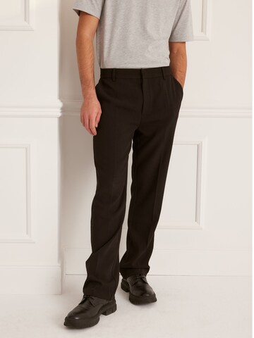 Guido Maria Kretschmer Men Regular Pleated Pants 'Julius' in Black: front