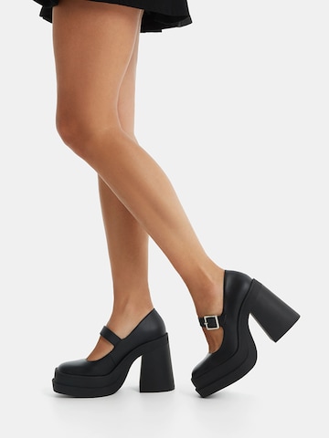 Bershka Pumps in Schwarz: Vorderseite